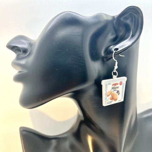 Milano Earrings - Cookie Earrings - Snack Earrings - Food Accessories - Picture 6 of 7